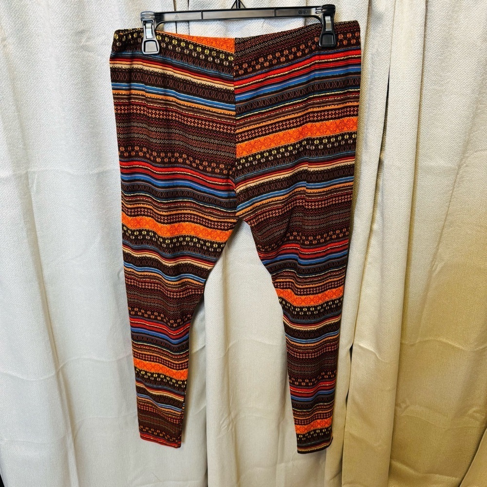 Vibrant Multicolor Patterned Leggings - Picture 5 of 7